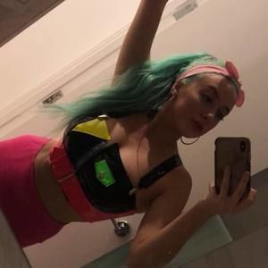 Meet your Posher, Corinne